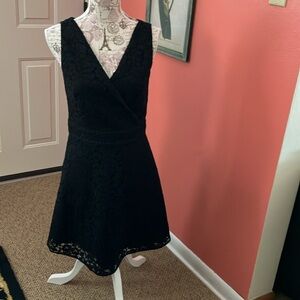 LOFT. GORGEOUS BLACK LACE LINED DRESS. SIZE 4.  VERY SEXY! RETAILS FOR $118. NWT